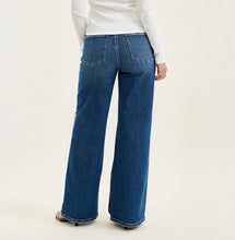 Load image into Gallery viewer, Judy Blue 90's Style Rigid Magic Dark Wash Jeans