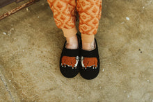 Load image into Gallery viewer, Hereford Sways Black Slipper Slides