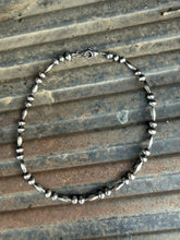 Load image into Gallery viewer, Bandera Sterling Silver Pearl Necklace