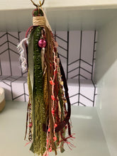 Load image into Gallery viewer, Ragtime Charm Dangle Keychain/Purse Tassel