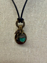 Load image into Gallery viewer, Lilly Genuine Leather Necklace