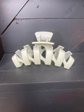 Load image into Gallery viewer, Zola Claw Clips