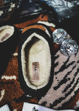 Load image into Gallery viewer, Hereford Sways Black Slipper Slides