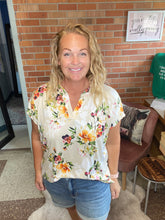 Load image into Gallery viewer, Pick Me Floral Top