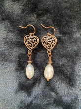 Load image into Gallery viewer, Isabella Heart Earrings
