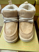 Load image into Gallery viewer, Very G Cherilyn Glitter Tan Boots