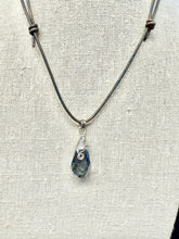 Load image into Gallery viewer, Evelynn Teardrop Leather Necklace