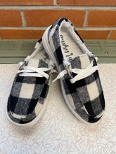 Load image into Gallery viewer, Riley Black & White Buffalo Plaid Shoes