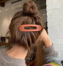 Load image into Gallery viewer, Freya Jumbo Hair Clips