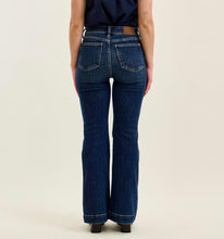 Load image into Gallery viewer, Judy Blue Dark Wash Petite Trouser Flare Jeans