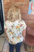 Load image into Gallery viewer, Pick Me Floral Top