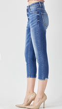 Load image into Gallery viewer, Risen Brand Dark Wash Capris