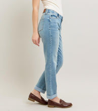 Load image into Gallery viewer, Judy Blue Light Wash Boyfriend Fit Jeans
