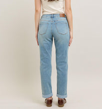 Load image into Gallery viewer, Judy Blue Light Wash Boyfriend Fit Jeans
