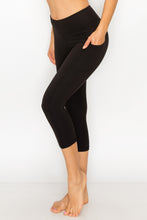 Load image into Gallery viewer, Black Yoga Capri Leggings with Pockets
