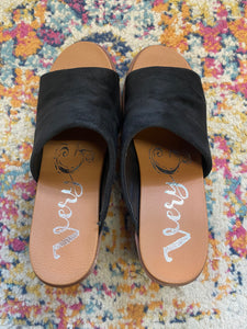 Gypsy Jazz Savannah Black Heels