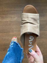 Load image into Gallery viewer, Gypsy Jazz Savannah Taupe Heels
