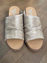 Load image into Gallery viewer, Gypsy Jazz Savannah Taupe Heels
